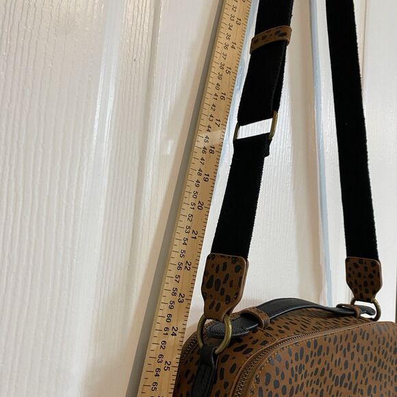 Universal Thread Leopard Print Crossbody Bag Womens Faux Leather  Compartments - Picture 15 of 15